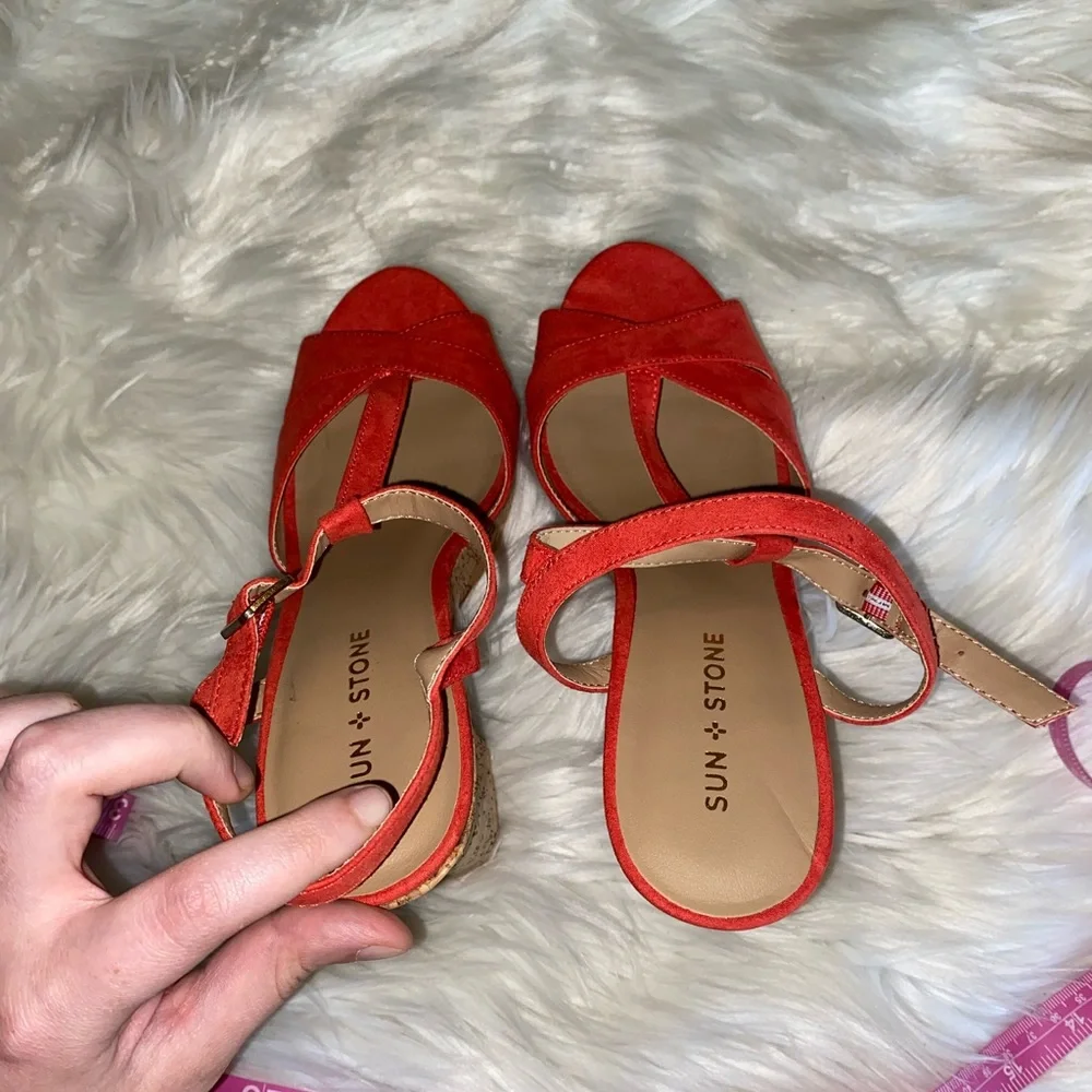 Sun & Stone salmon colored wedges size 9 NWOT